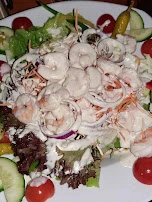 Gemischter Salat Mit Garnelen In Knoblauch-dressing Irish Style